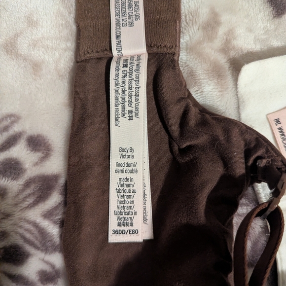 Lot Of 3 Victoria's Secret Black, Brown And White Bras  36DDD - Picture 4 of 8